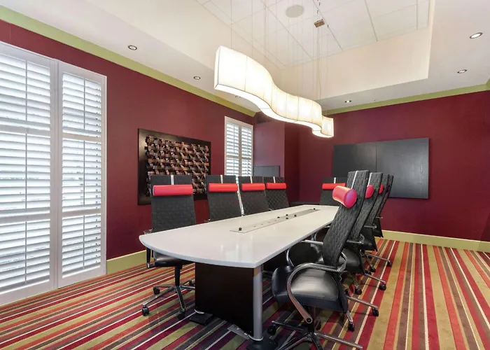Hampton Inn & Suites Crabtree